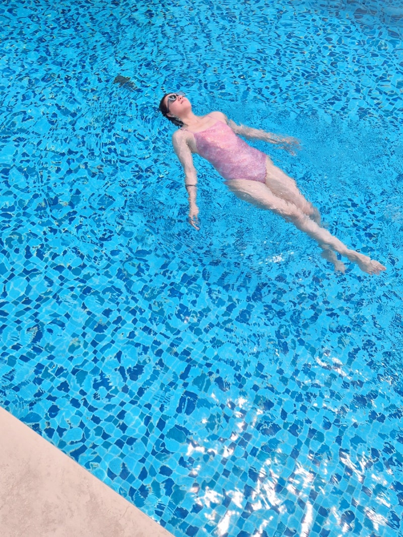 르망고 체리쉬 밀키웨이 수영복 반짝반짝 포일수영복 사이즈 리본수모 코디