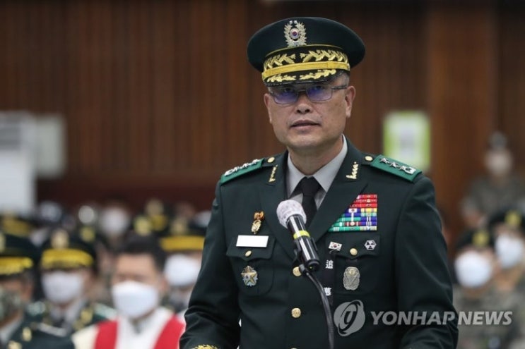 프로필 고향 학교 육군 중장 <b>사령관</b> 임명 배경