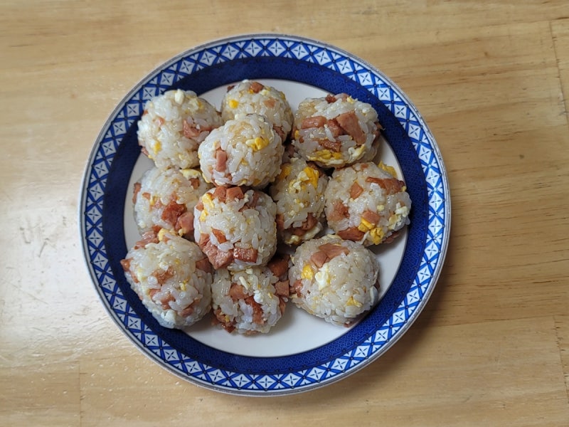 간단요리 꿀팁. 스팸햄 주먹밥 맛있게 만들기. 주먹밥 레시피. 초간단 집밥 요리법.