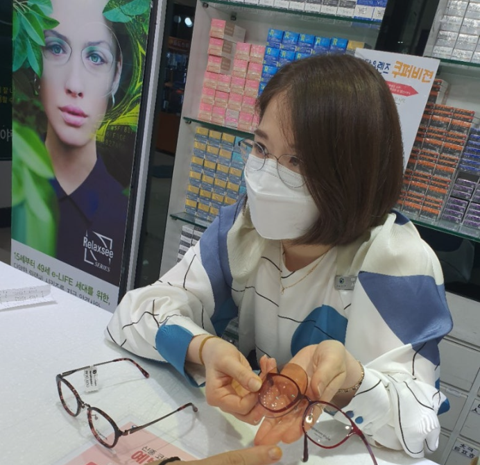 안경사 서은영은 이렇게 일했습니다.