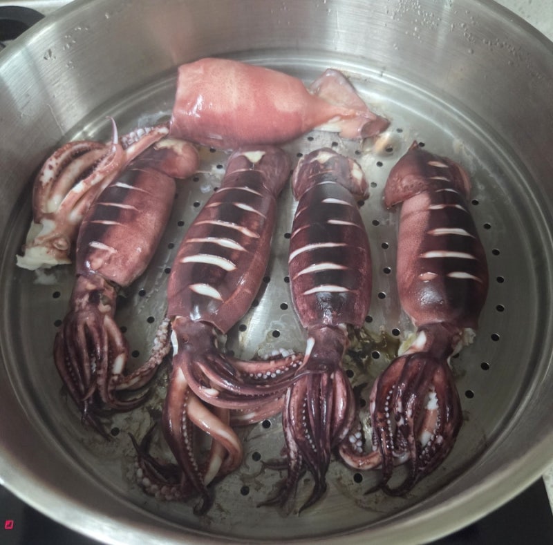 통오징어찜 세상 맛있게 즐기는 방법(손질, 찜시간, 별미소스)
