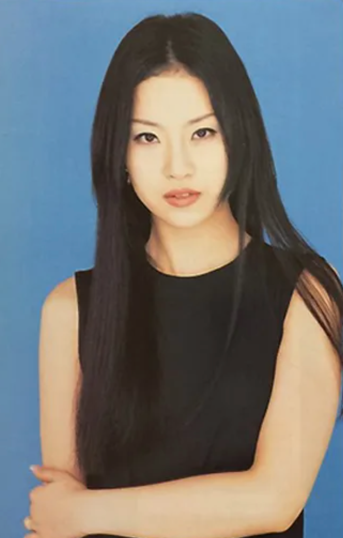 9살 연하 남편과 두 번 유산 끝에 딸을 얻은 톱스타 연예인, 그녀가 50세에도 무너지지 않는 ....