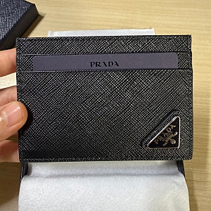 [PRADA] 프라다 사피아노 카드지갑 남성 남자생일선물 추천