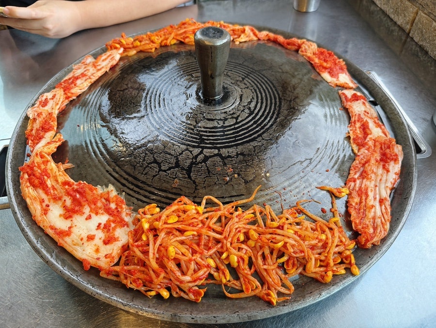 본뜰솥뚜껑김치삼겹살 사진 5