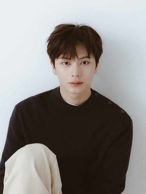 "현실 연애가 아니라 역대급 케미" 배우 박민영♥육성재, 9살 나이 차이 극복한 오피스 로맨....