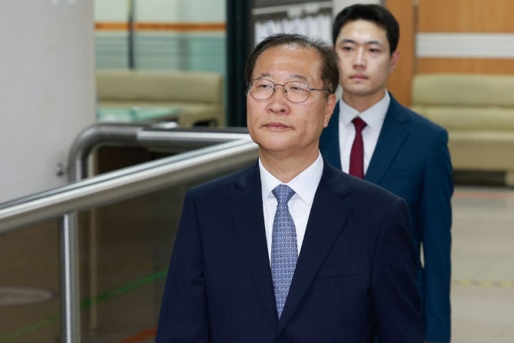 ‘내란 가담’ <b>박성재</b> 前 <b>법무부 장관</b>, 1심 징역 25년.  법정구속