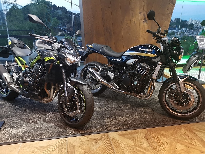 가와사키 Z900RS 살까 Z900 신형 살까? 라인업별 제원 및 차이점 단 한편으로 끝내기