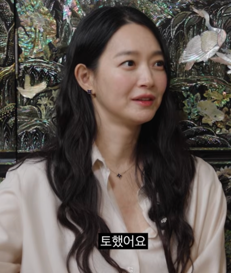 '신민아도 소주 반 병에 구토?'... 술 마시면 토하는 이유, 알코올 분해 능력과 위장 자극의 비....