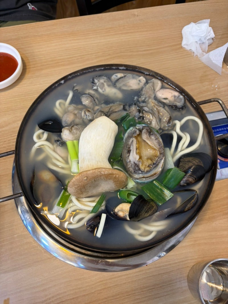 [익산] 칼국수 맛집, 굴 가득한 강경해물칼국수 익산점 방문 후기