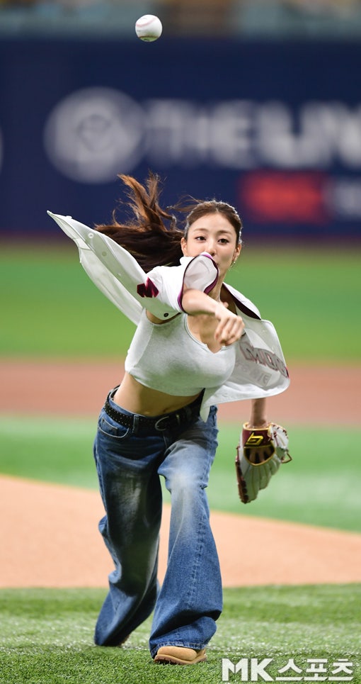 지효 시구 건강미, 화제가 된 건 한 컷의 미모보다 꾸준히 쌓아온 자기관리의 결과였습니다