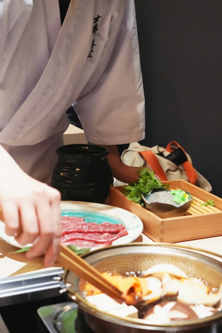 일본 교토 맛집 입에서 살살 녹는 와규 스키야키 교토고텐고 가라스마
