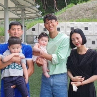 손흥민 연봉 이적 재산 가족 형 손흥윤 아빠 손웅정 나이 프로필 월드컵 골 결혼 여자 연애 ....