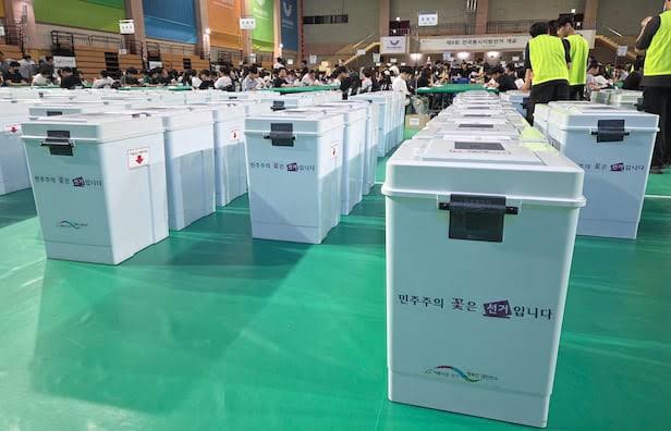 <b>충주시장</b> 선거 <b>재검표</b>…124표의 민주주의, 다시 열리는... 