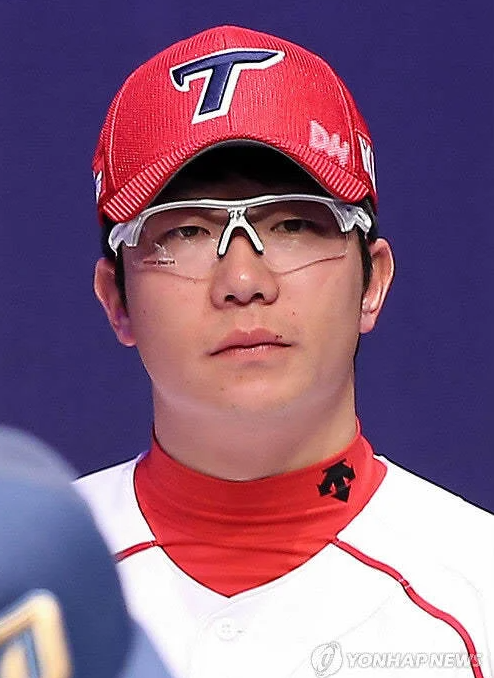 [단독] 주차 문제로 갈등…KIA <b>양현종 가족</b> 수개월 <b>스토킹</b>... 
