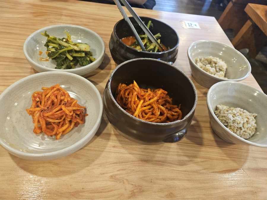 Pungmulmemilongsimikalguksu photo 5