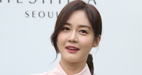 성유리, 쌍둥이 딸과 수영장 일상 공개…엄마 미소 가득한 근황