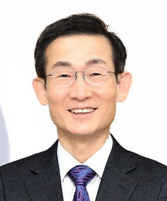 선관위 회계감사 착수, <b>김호철 감사원장</b>은 누구? (프로필)