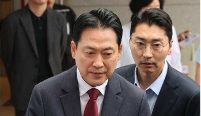[긴급속보] <b>장동혁</b> 퇴원 후 <b>당무 복귀</b>…“단식 후유증 심각”... 