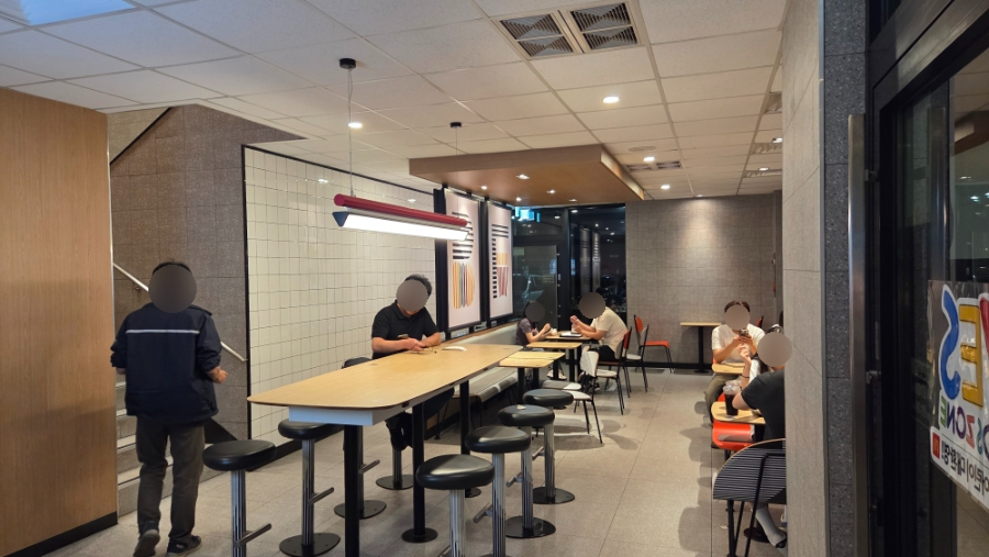 맥도날드 군포산본DT점 사진 5