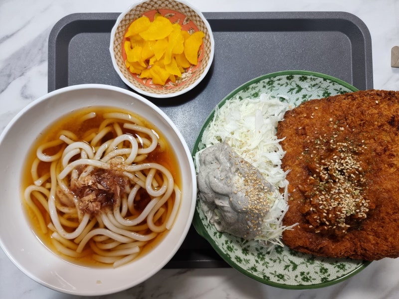 [밀키트] 하코야 살얼음 동동 냉우동과 피코크x히밥 자이언트 돈까스