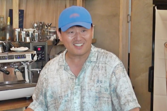 "공황장애로 은퇴 고민했는데…" 제주 카페 하나로 수입 30배 뛰어오른 유명배우의 근황