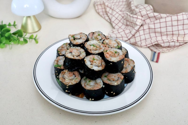 먹을수록 자꾸 손이 가는 스팸땡초김밥 만들기