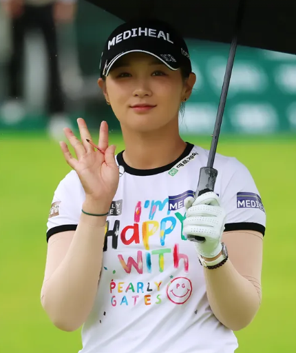 박현경프로가 지나고 있는 시간 (ft. <b>JLPGA 어스몬다민 컵</b>)