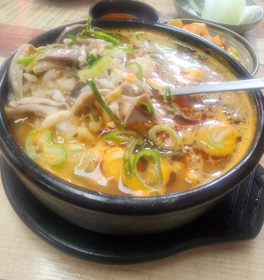 칠전돼지내장국밥 사진 4