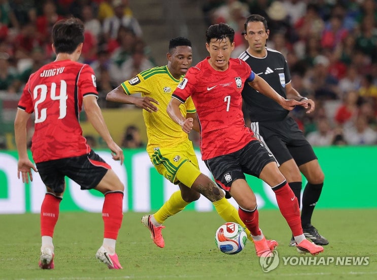 <b>한국 FIFA 랭킹</b> 28위 추락 남아공전 패배가 남긴 과제