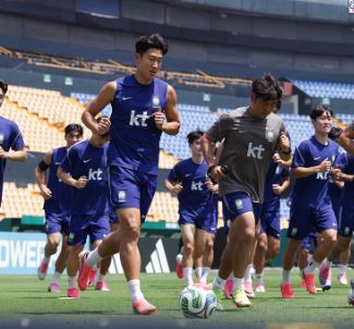 홍명보호 또 논란… <b>남아공전 패배</b> 후 축구팬들이 분노한... 