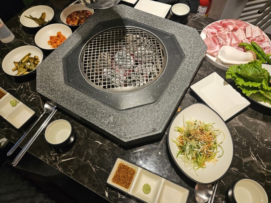 로스트피그 미사점 사진 3