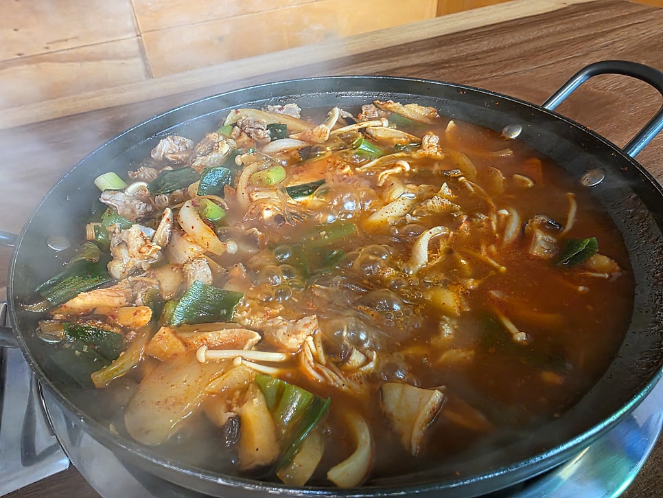 율량돼지두루치기 울대찌개 사진 4