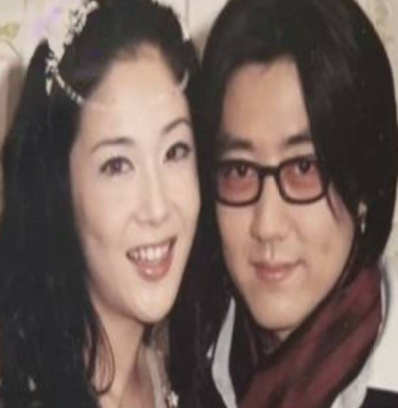 사실 '돈' 때문이였다...이혼 20년만에 전남편과 방송 출연한 여배우 이야기.JPG