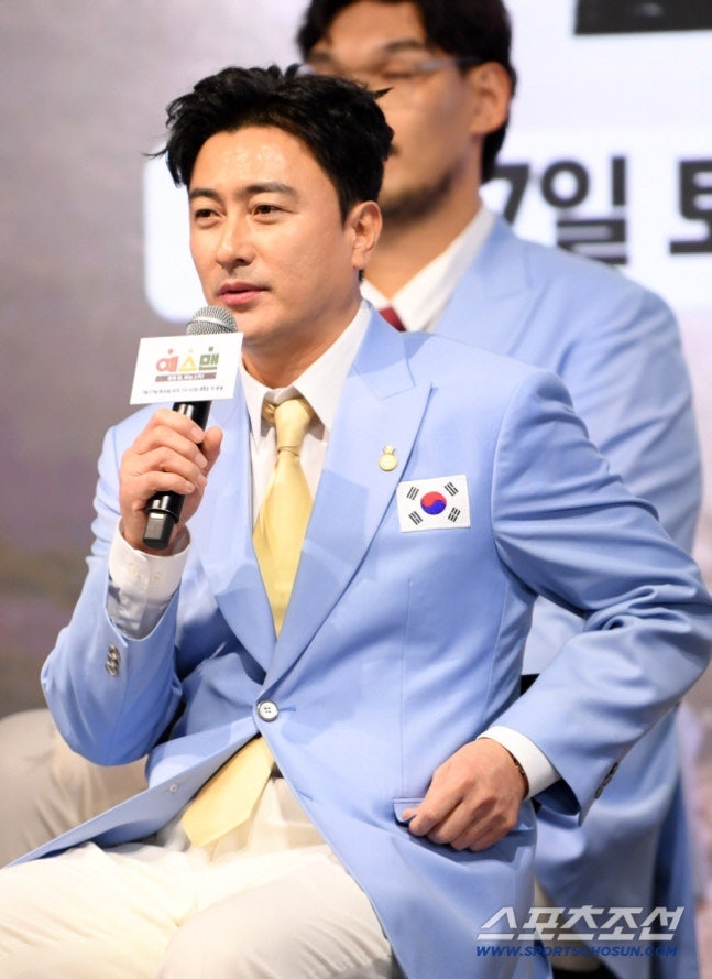 안정환 분노 폭발 "홍명보 감독 책임, 축구협회도 싹 다 갈아엎어야"