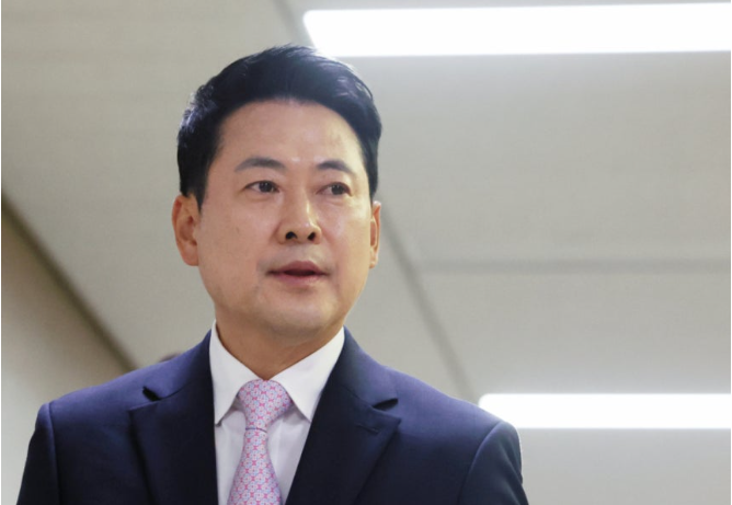 가라 <b>호남</b>' <b>압박</b>"...삼성·SK <b>반도체</b> 공장 논란에 경제정책 전면... 