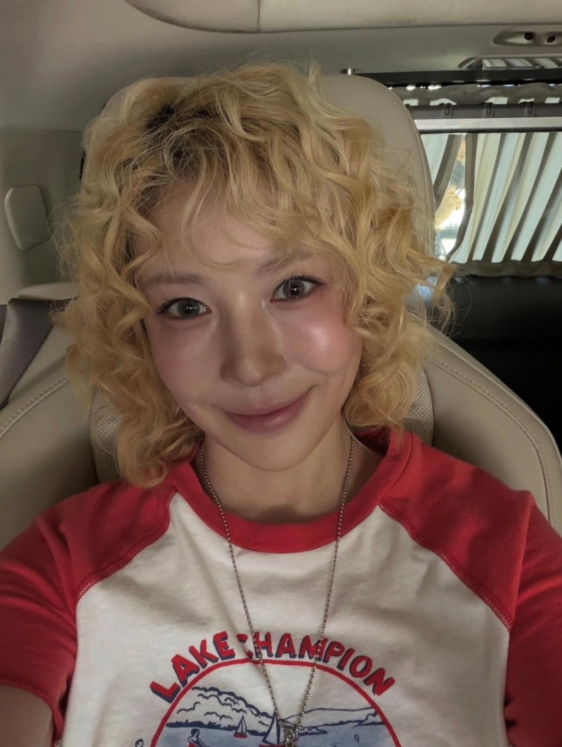 보아 파격 변신! 인형 같은 '금발 뽀글펌' 근황 공개