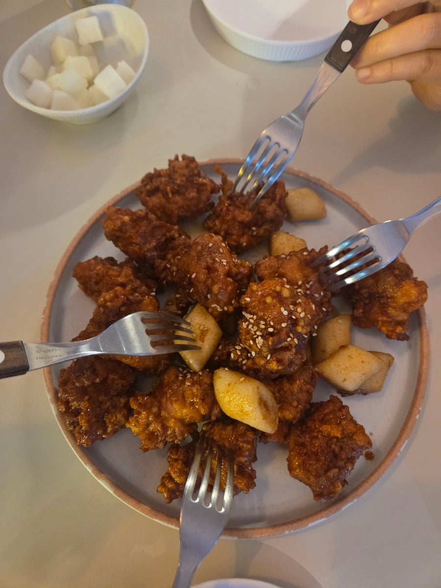 깐부치킨 매봉역점 사진 3