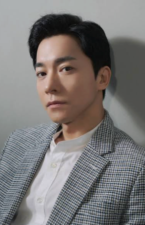 "통장에 32만원뿐이었는데..." 팬과 결혼한 배우, 10년 무명 버틴 아내에게 출연료 맡긴 김영민....
