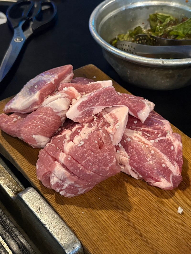 진주 분위기 좋은 야장 초전동고기집 - 양철드럼통