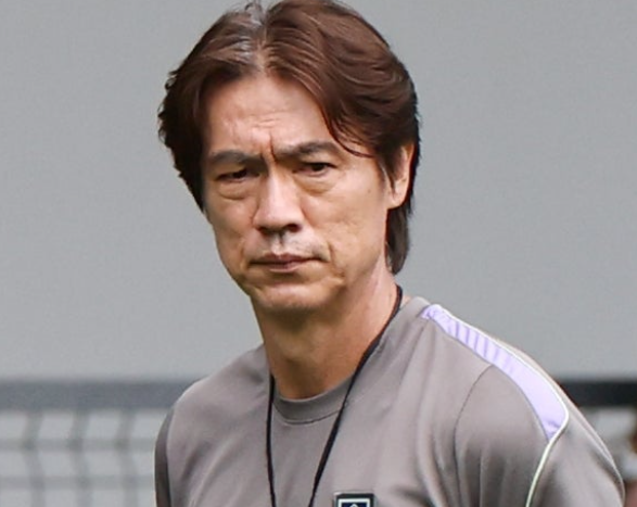<b>홍명보 나이</b> 연봉 프로필 논란? 김민재와 불화설 속 숨겨진 이야기
