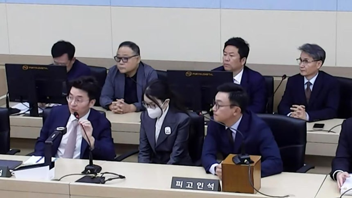 <b>김건희</b> 반클리프 목걸이 대가관계 인정.. 법원, <b>매관매직</b> 의혹... 