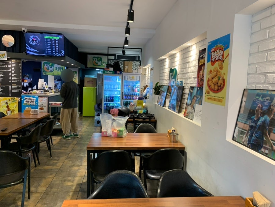 자담치킨 춘천애막골점 사진 4