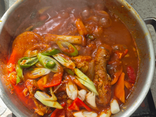주말요리 15분 <b>정호영 셰프</b> 닭볶음탕 만드는 법   200만 뷰... 