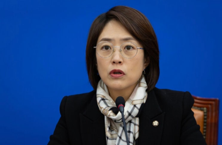 <b>고민정</b>. 전대 <b>출마</b>?