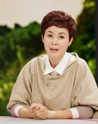 "아들 셋 다 떠났어도 후회 없다" 재혼 후 행복해진 64세 여배우