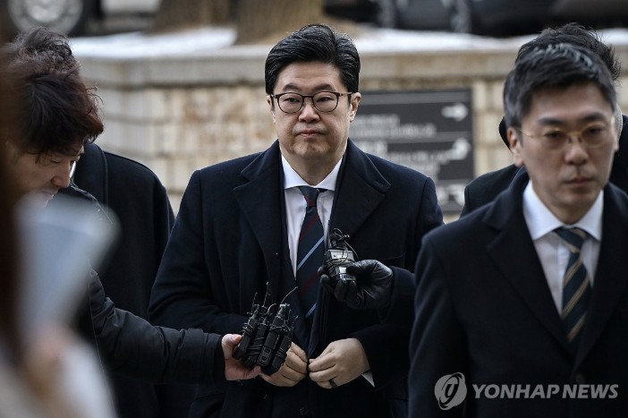 [Wㅘ글뉴스]김병주 <b>MBK</b>파트너스 회장 "홈플러스 사태 결자해지... 