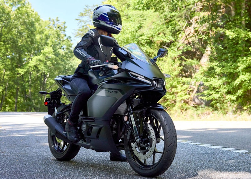 야마하 YZF-R3 오토바이 입문자부터 베테랑 라이더까지 선택하는 쿼터급 바이크