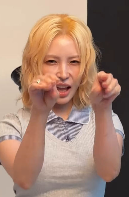 보아 파격적인 금발 단발 변신 후 컴백 앞두고 전한 근황