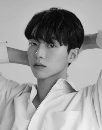 최현욱, ‘맨 끝줄 소년’ 캐스팅 확정! 대세 배우가 선택한 이유…프로필부터 필모그래피까....