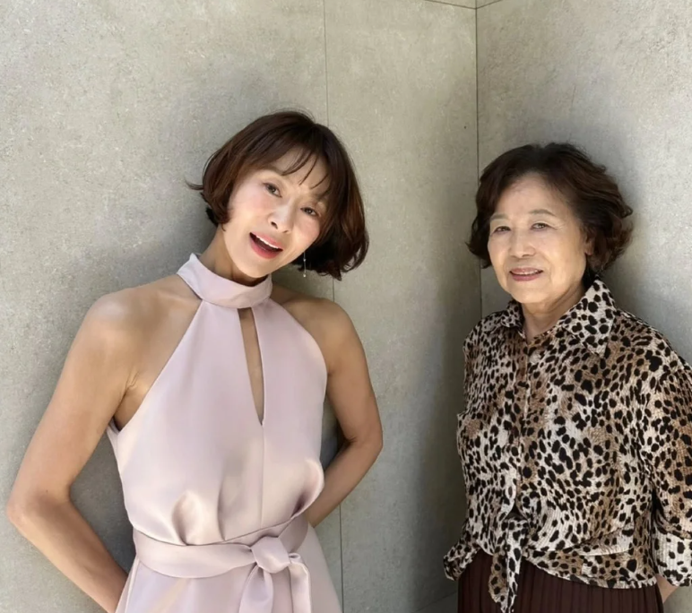"90세라고? 60대 같더라니…" 예지원 어머니가 매일 공복에 챙긴 저속노화 습관